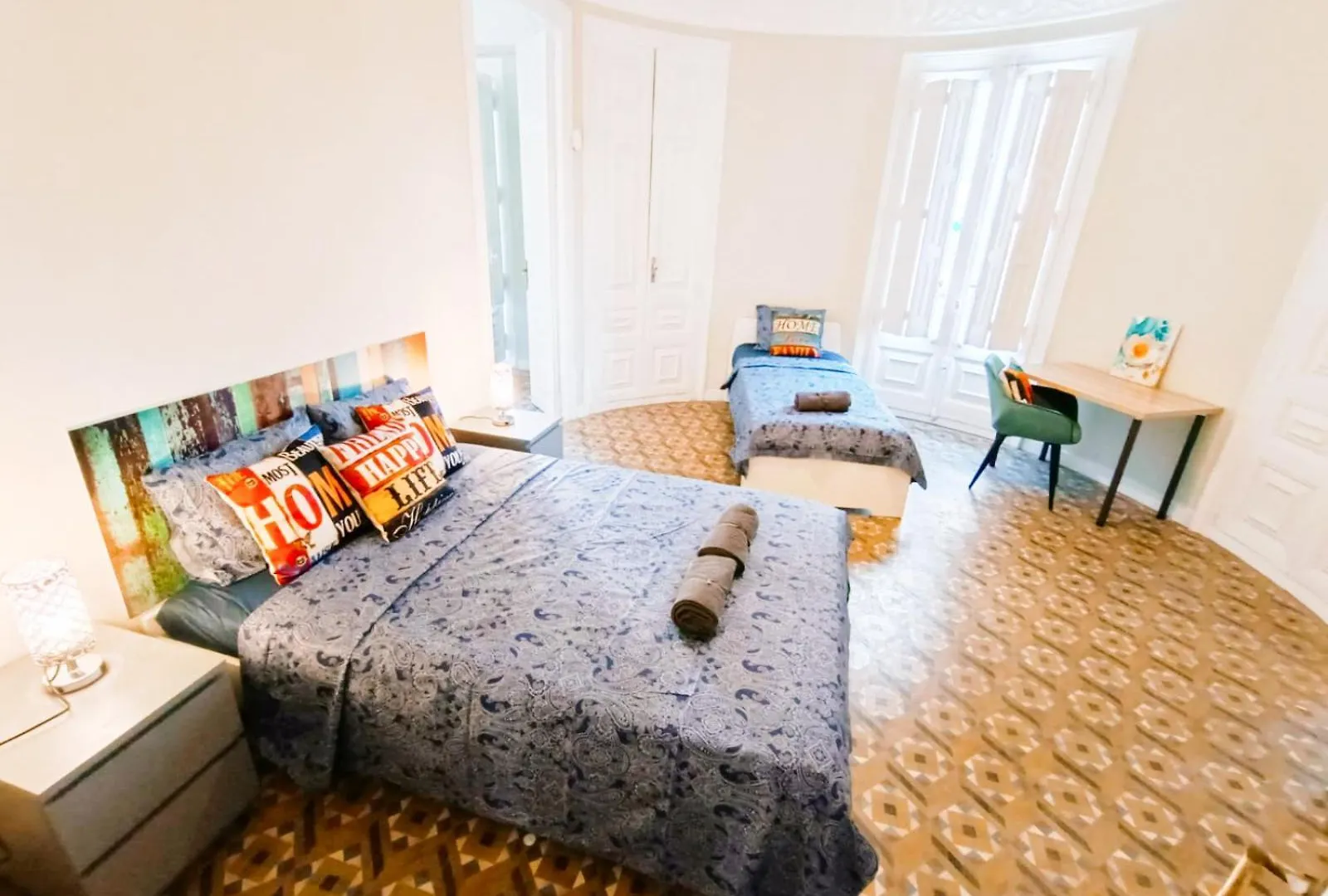 Private Rooms By Plaza Catalunya Barcelona Spain