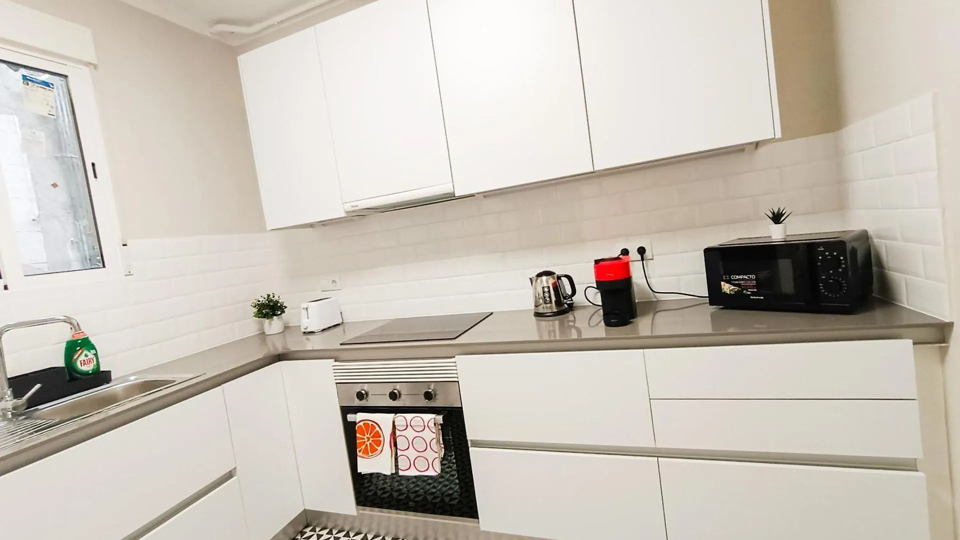 Hostel Private Rooms By Plaza Catalunya Barcelona Spain
