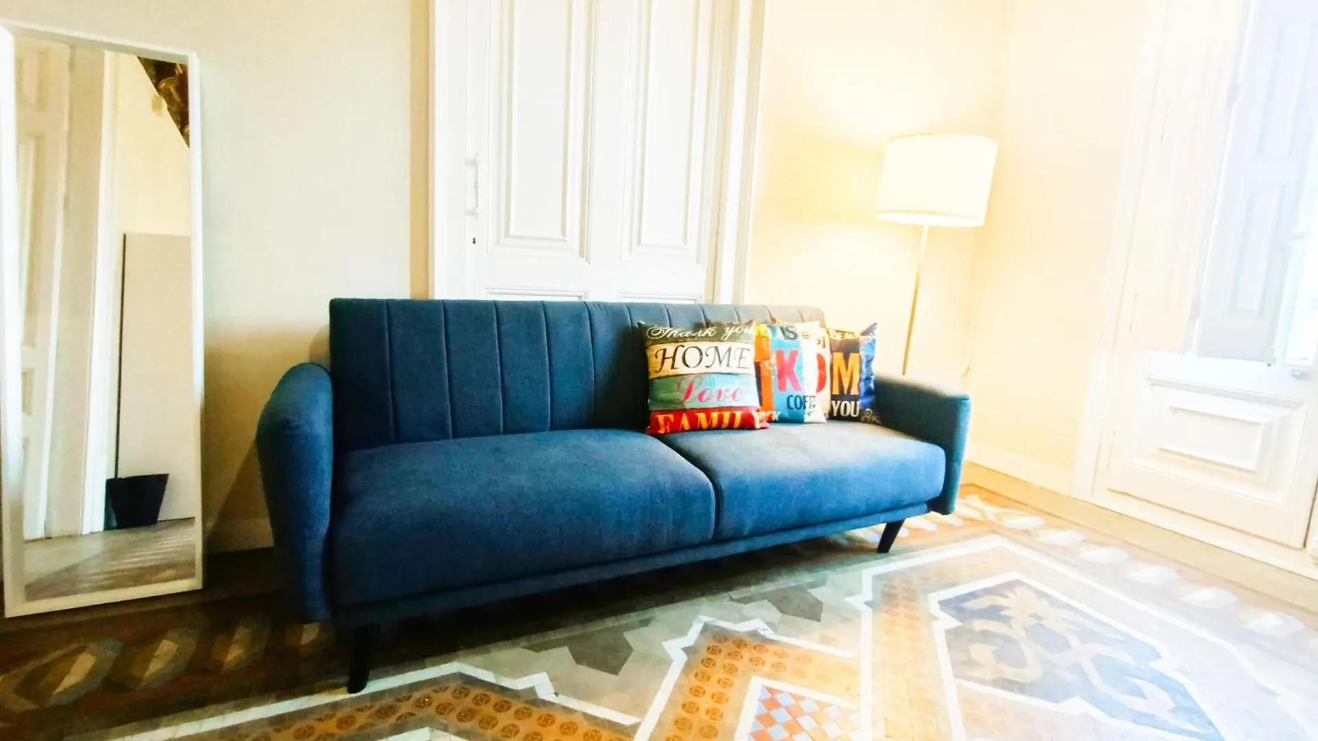 Private Rooms By Plaza Catalunya Barcelona Spain