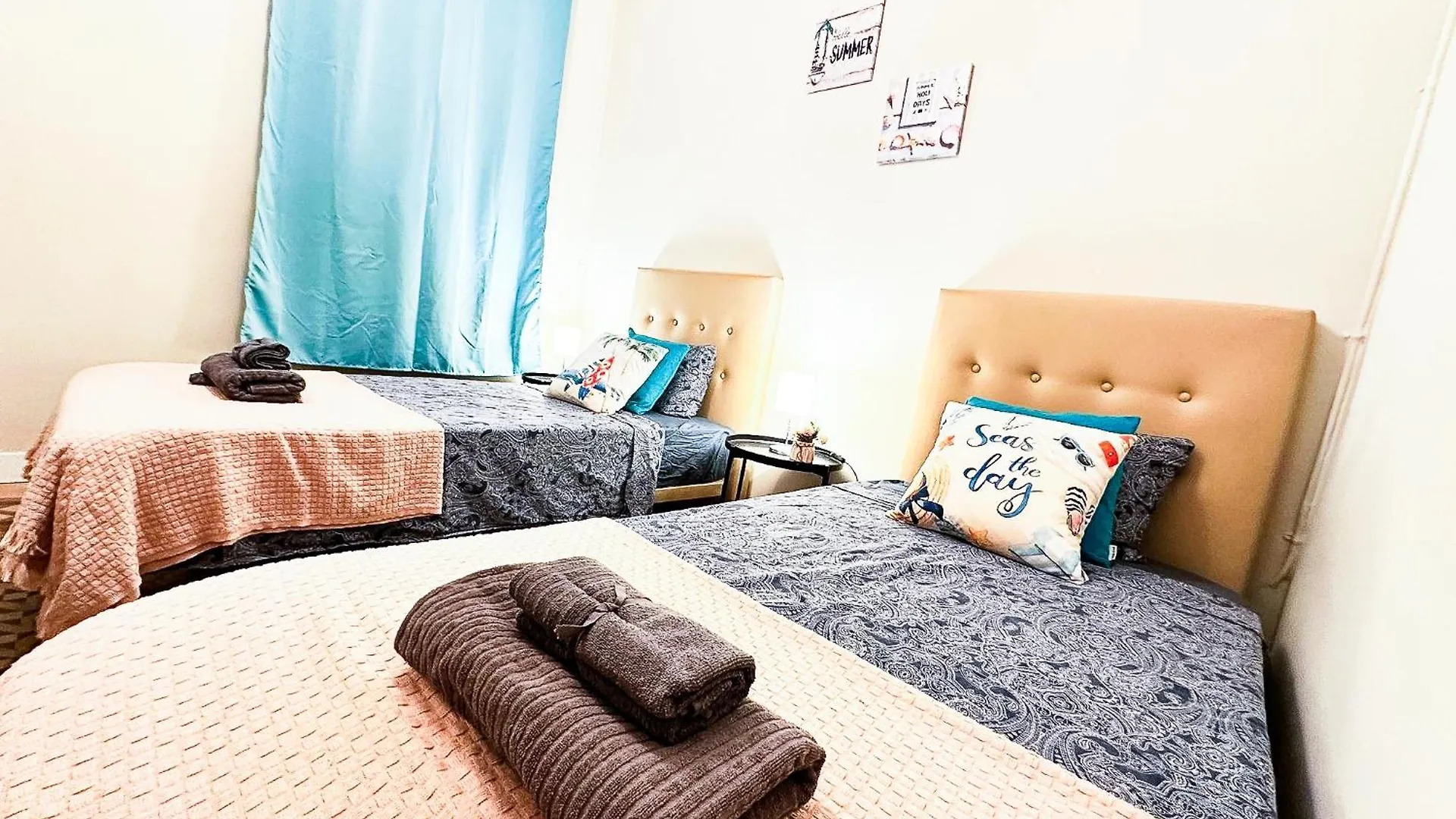 Private Rooms By Plaza Catalunya Barcelona Hostel